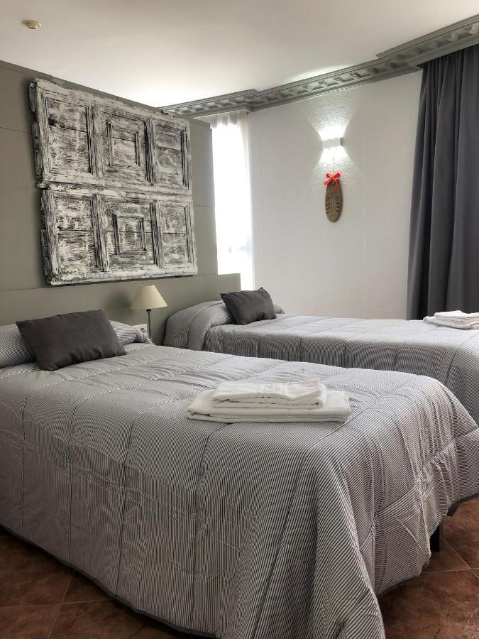 Apartamentos Los Angeles Alcañiz Exteriör bild