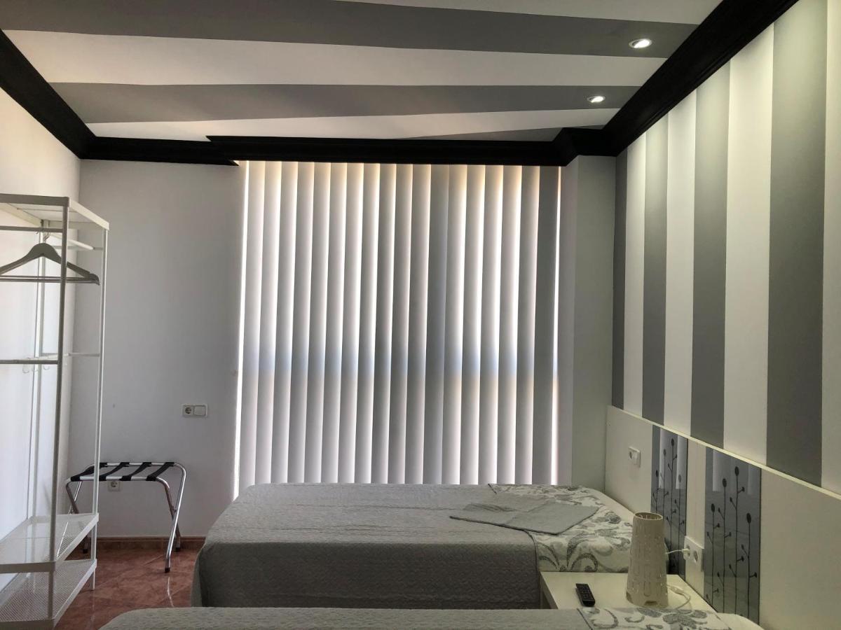 Apartamentos Los Angeles Alcañiz Exteriör bild