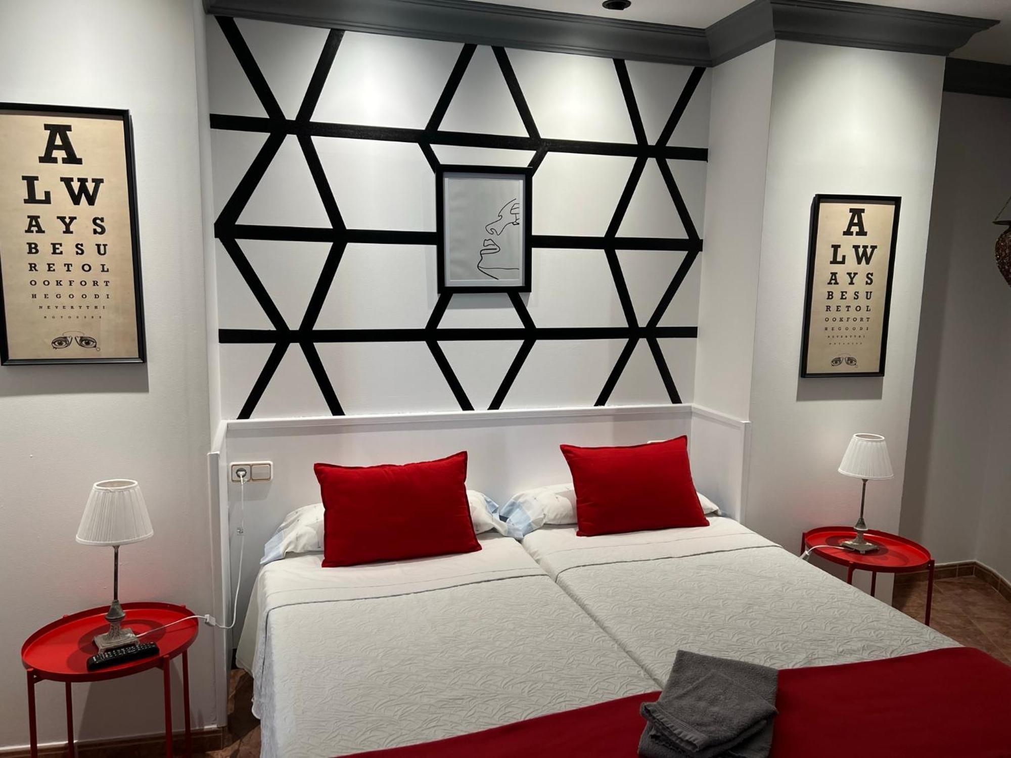 Apartamentos Los Angeles Alcañiz Exteriör bild