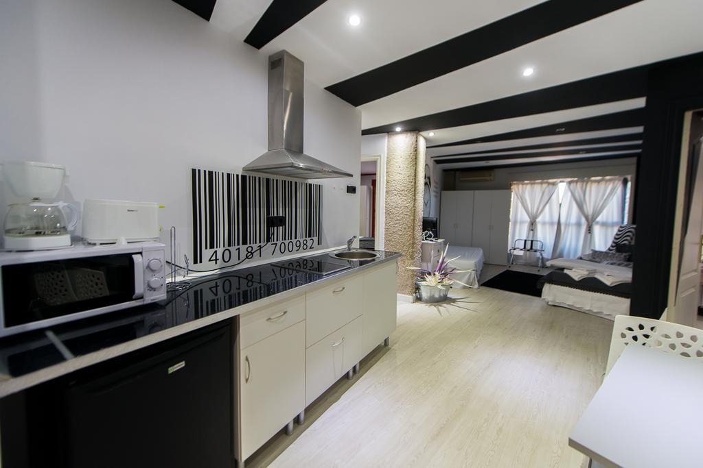 Apartamentos Los Angeles Alcañiz Exteriör bild