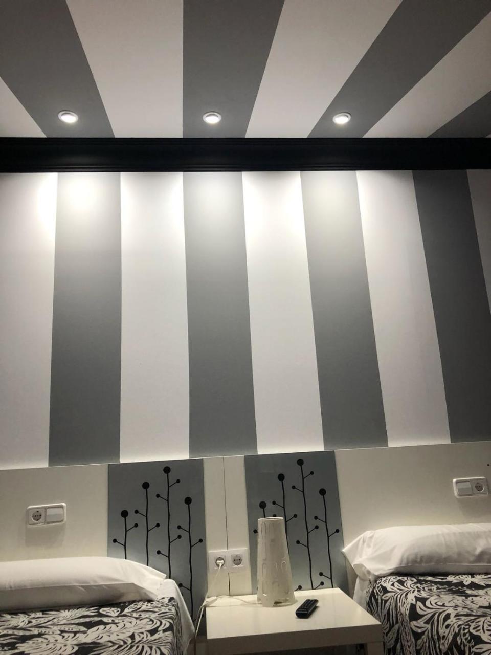 Apartamentos Los Angeles Alcañiz Exteriör bild
