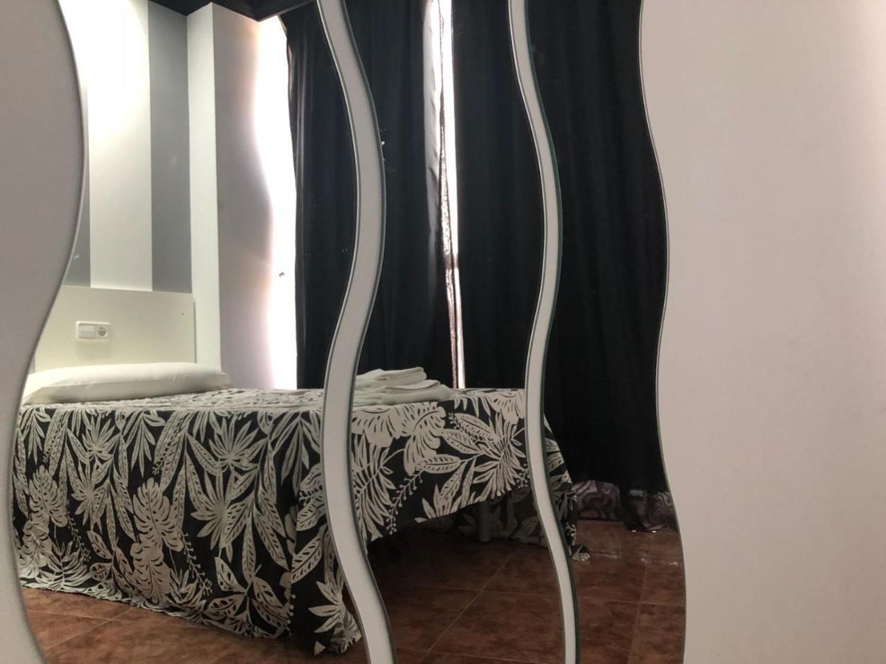 Apartamentos Los Angeles Alcañiz Exteriör bild
